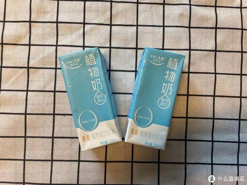 燕麦奶爆火，深度测评OATLY是不是更好喝？
