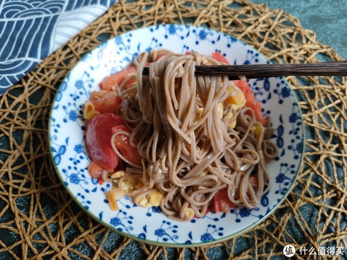 半个月瘦了5斤，每天都吃这碗荞麦面，饱腹又美味，体重悄悄掉