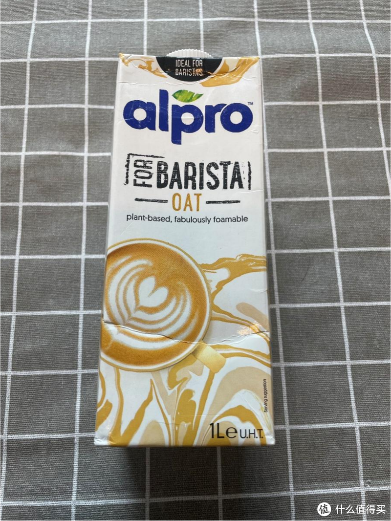 七款燕麦奶成分比拼测评，谁更值得喝？