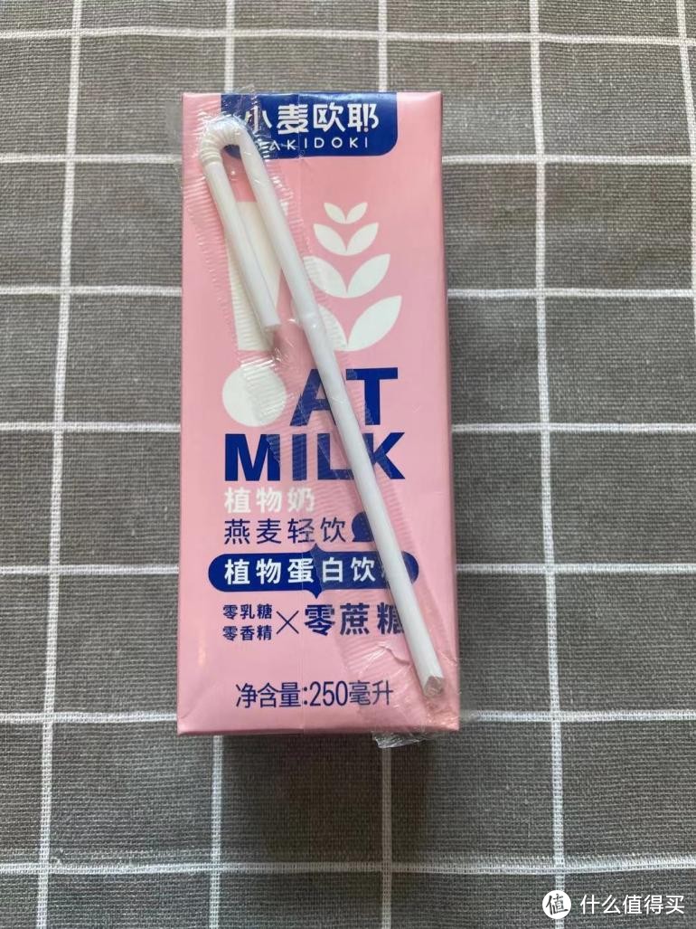 七款燕麦奶成分比拼测评，谁更值得喝？