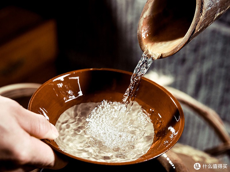 高粱不好吃，为何是酿酒的绝佳原料？酒客：喝过茅台等名酒就懂了