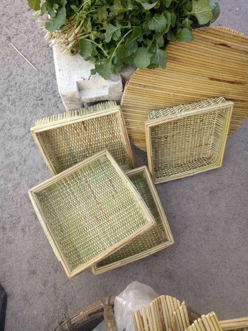 废弃高粱秆在八十岁老人手里变身为各种即将失传的农家厨具,真中
