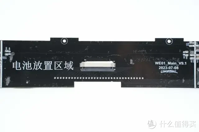 内置4节力神18650电芯,闪极10000mAh 互联网主机秘钥移动电源拆解