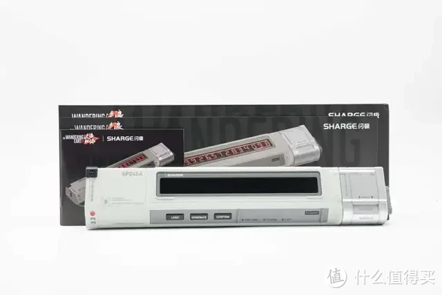内置4节力神18650电芯,闪极10000mAh 互联网主机秘钥移动电源拆解