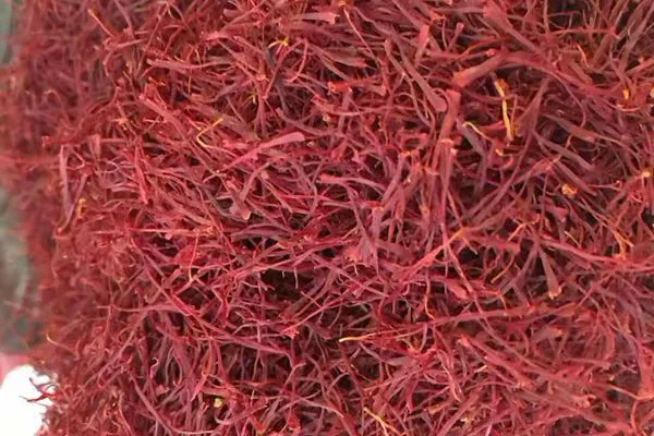 藏红花坚持喝1-2个月就会有效果
