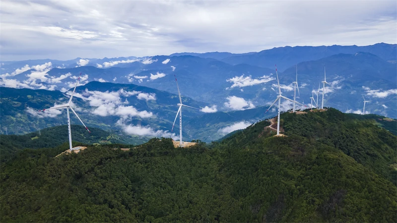 雅砻江腊巴山风电场。.jpg