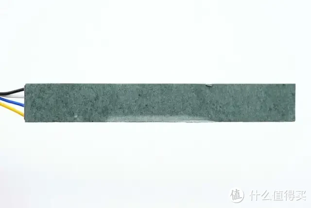 内置4节力神18650电芯,闪极10000mAh 互联网主机秘钥移动电源拆解