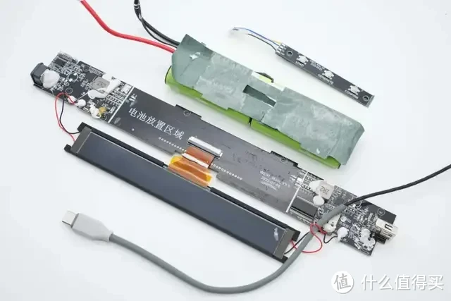内置4节力神18650电芯,闪极10000mAh 互联网主机秘钥移动电源拆解