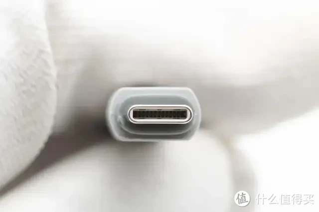 内置4节力神18650电芯,闪极10000mAh 互联网主机秘钥移动电源拆解