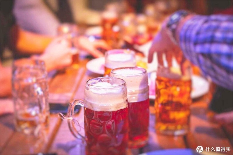 推荐6种配料不用大米,顺口好喝的啤酒,夏天多买几箱囤着慢慢喝