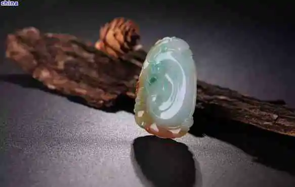 翡翠糯化和高糯化的区别，深度解析：翡翠糯化与高糯化的区别及辨别     