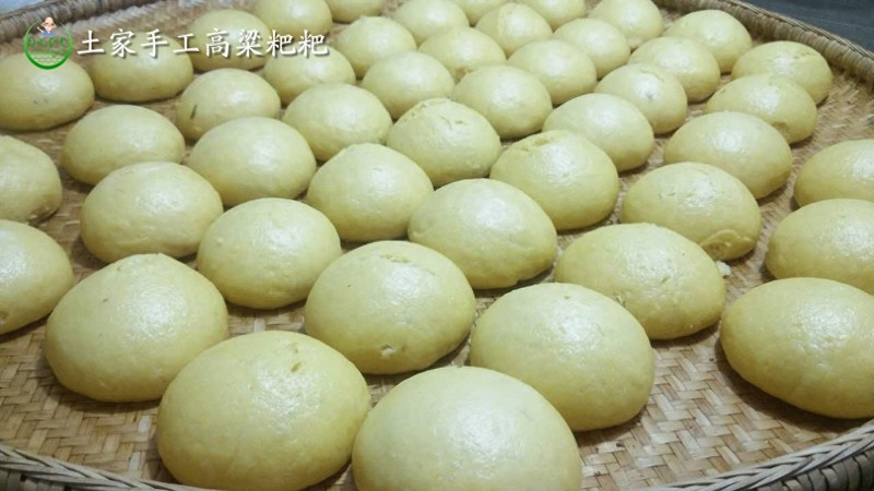 素食其实土家人也经常做,土家手工高粱粑粑健康粗粮每天早餐首选