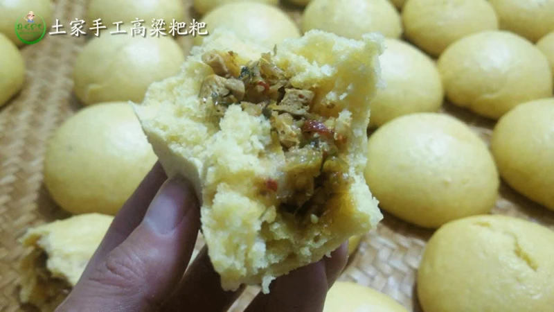 素食其实土家人也经常做,土家手工高粱粑粑健康粗粮每天早餐首选