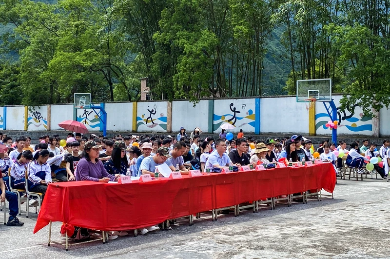 大麦山镇中学第十六届五四文艺活动 (9).jpg