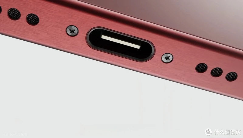 iPhone 15 的最佳伴侣!IDMIX 赛博朋克自带双线 45W PD 充电宝曝光