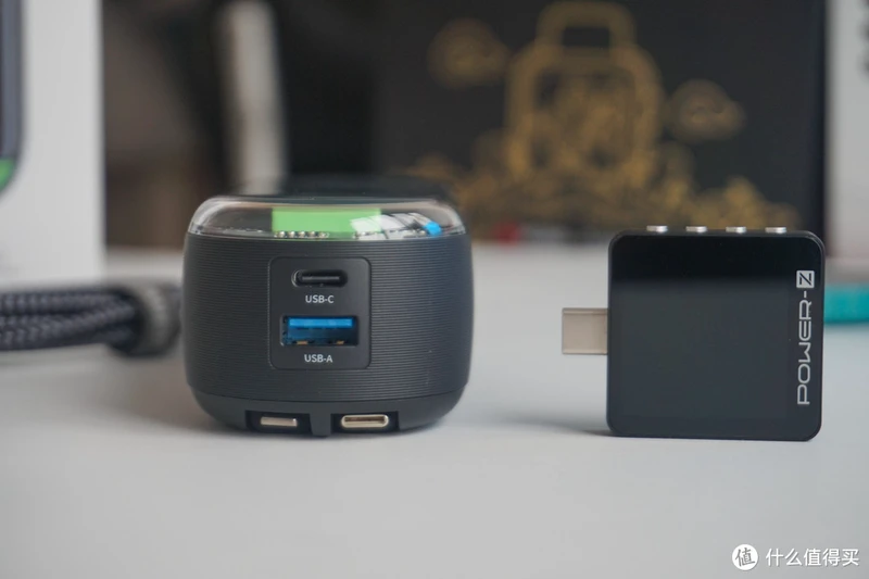 iPhone 15 的最佳伴侣!IDMIX 赛博朋克自带双线 45W PD 充电宝曝光