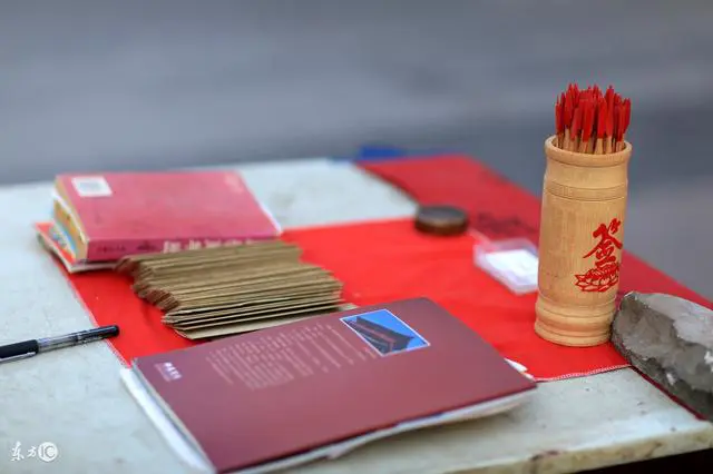 定根八字是什么意思