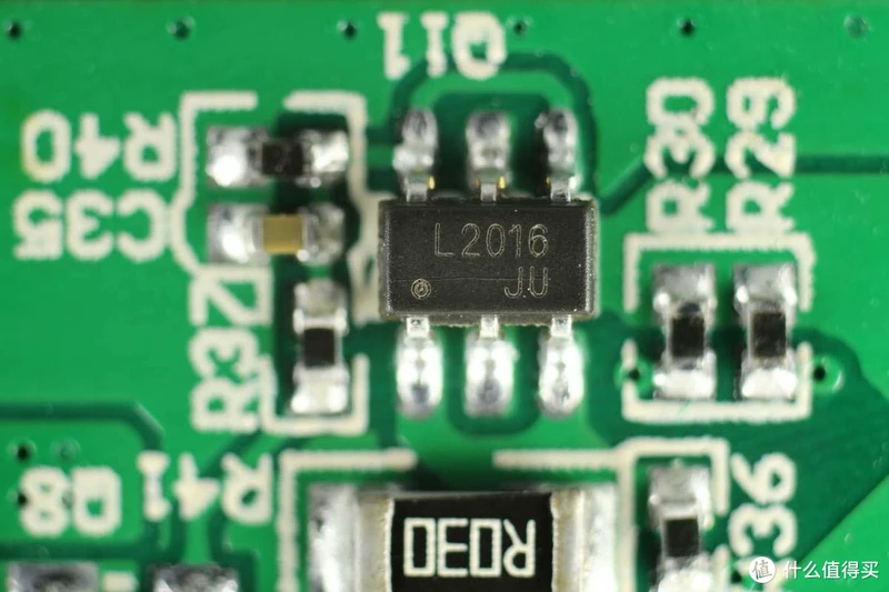 拆解报告：IDMIX大麦MFI认证三合一移动电源CH07