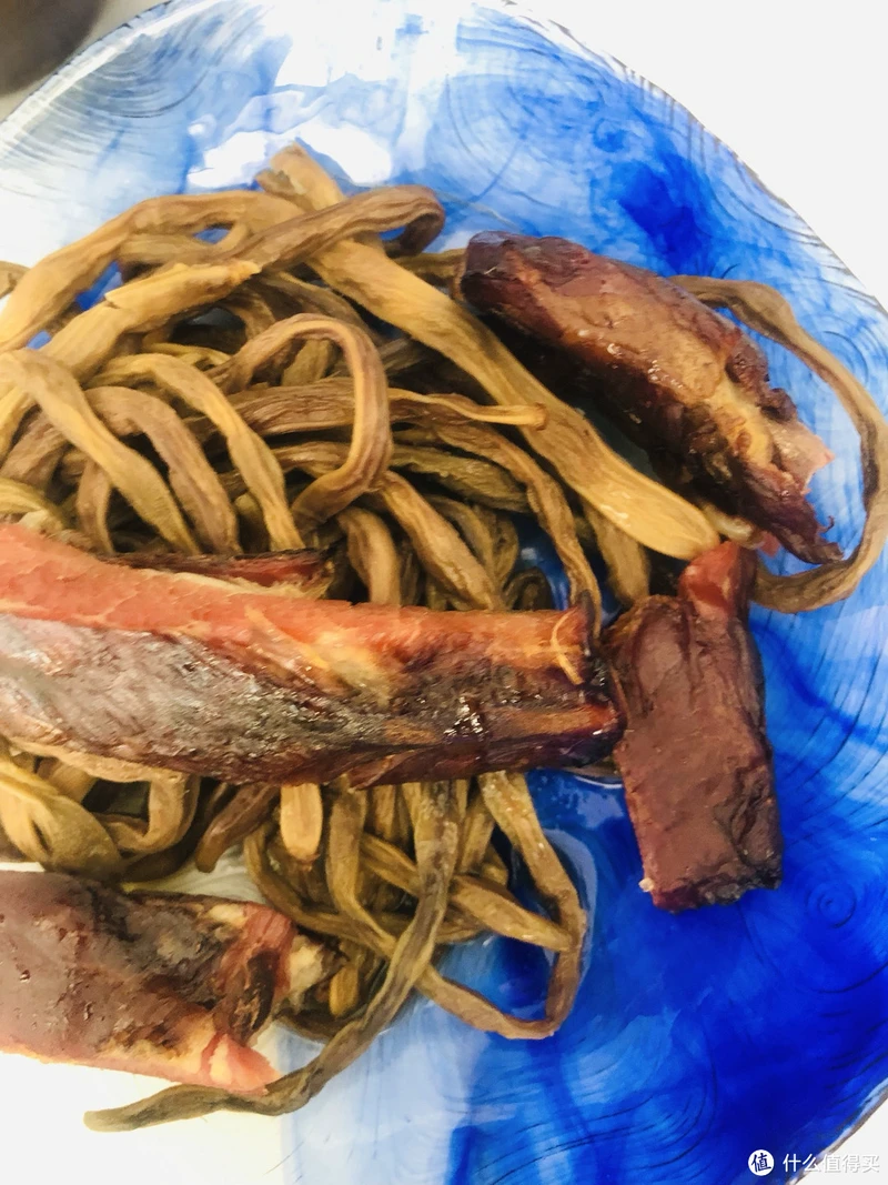 分享一道家乡菜腊排骨炖干豇豆