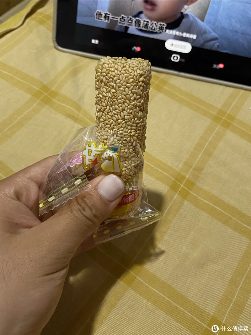 港益芝麻棒:传统米果的香脆新体验