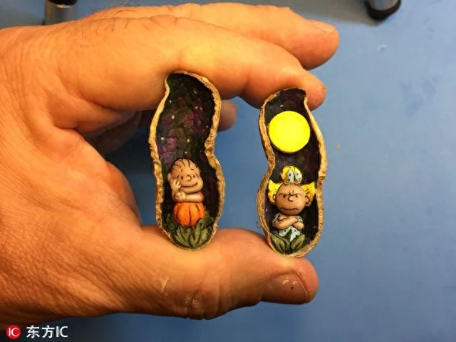 1粒花生值8000?信不信由你!美国大叔用花生壳雕名人小雕像挣钱