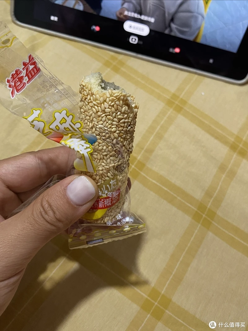 港益芝麻棒:传统米果的香脆新体验