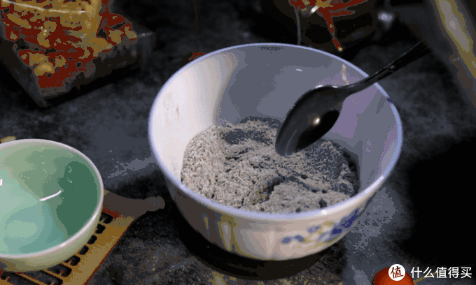 一杯热羹，暖得不仅是心，捷氏黑芝麻糊给你的生活加点色