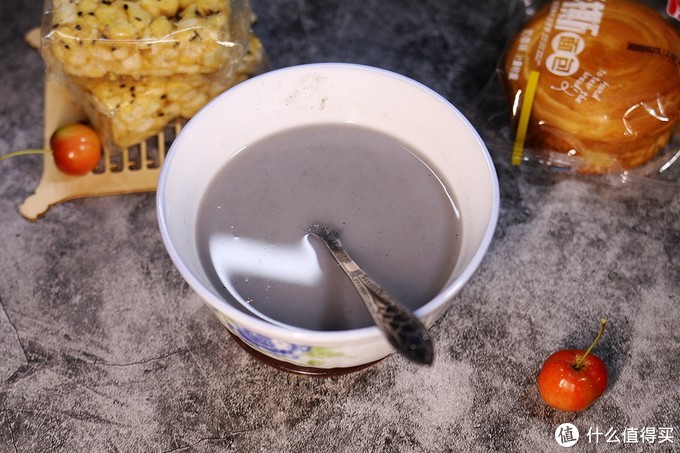 一杯热羹，暖得不仅是心，捷氏黑芝麻糊给你的生活加点色