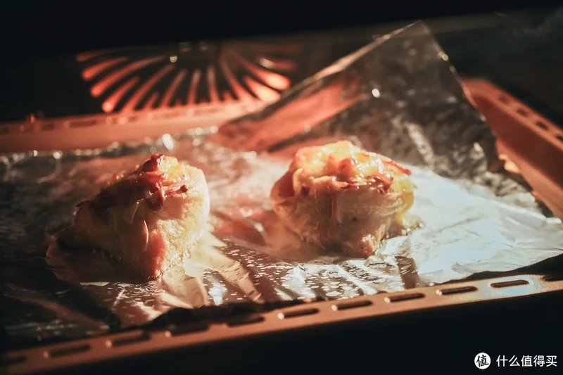 如何用1块钱的手抓饼开启隐藏菜单？分享烘焙玩家好帮手—新款海氏i7风炉烤箱，光波大风炉，双层一起烤