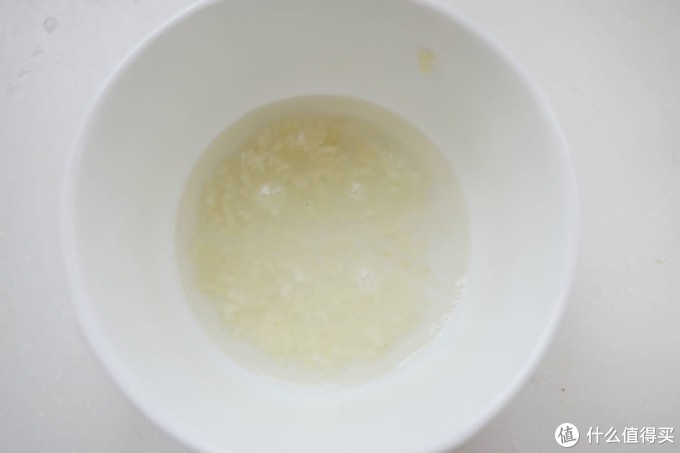 除夕夜，吃着火锅看春晚：如何调出一碗美味的芝麻酱蘸料油碗？