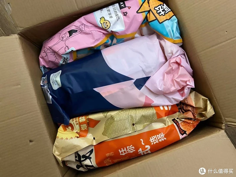 试吃三款全网销量最高“猪饲料”零食到底哪款最好吃的