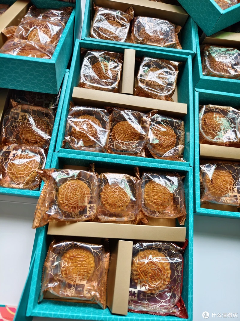 原价118元,清仓卖3元,囤月饼十几盒,是你血赚?还是东哥血亏,剁手党用血的教训,现身说法