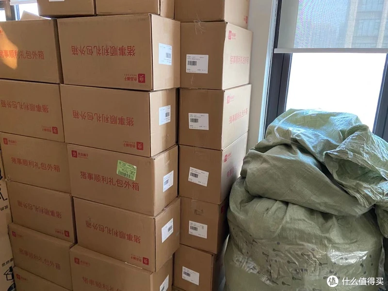 试吃三款全网销量最高“猪饲料”零食到底哪款最好吃的