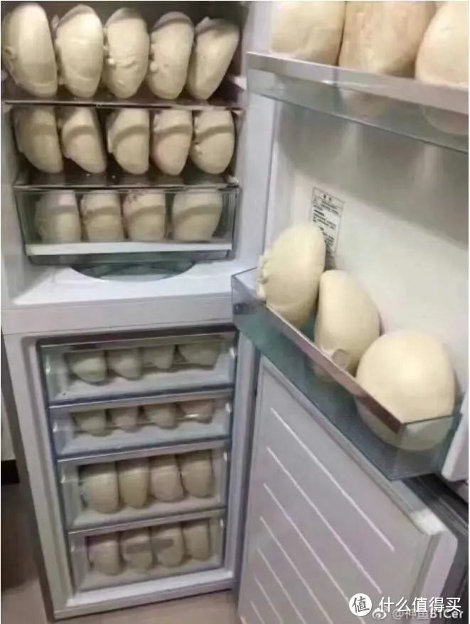 试吃三款全网销量最高“猪饲料”零食到底哪款最好吃的