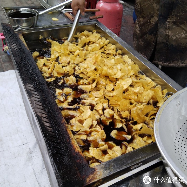 舌尖上的麻辣诱惑:来自贵州现炸麻辣土豆片