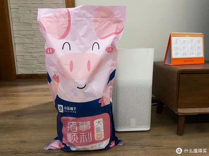 试吃三款全网销量最高“猪饲料”零食到底哪款最好吃的