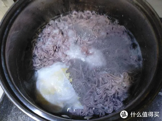 测评：全球十大最好吃的泡面之五谷道场番茄牛腩紫薯面