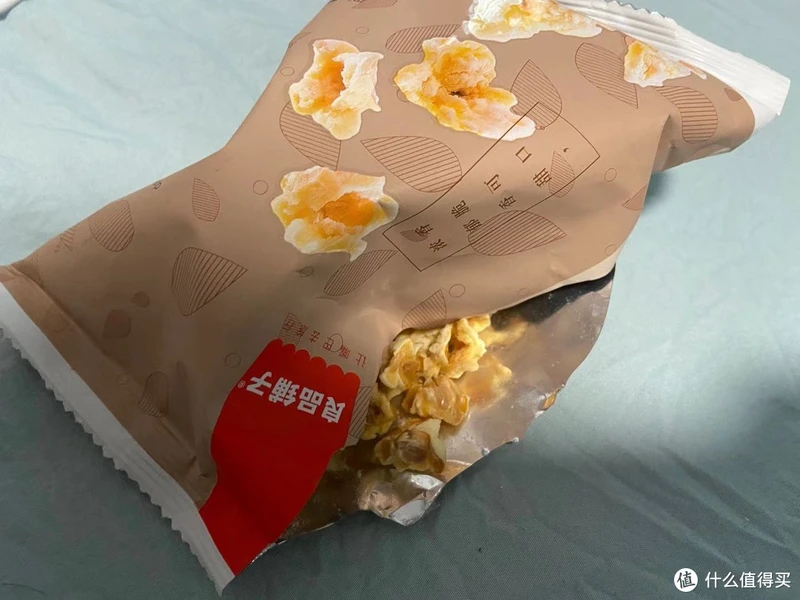 试吃三款全网销量最高“猪饲料”零食到底哪款最好吃的