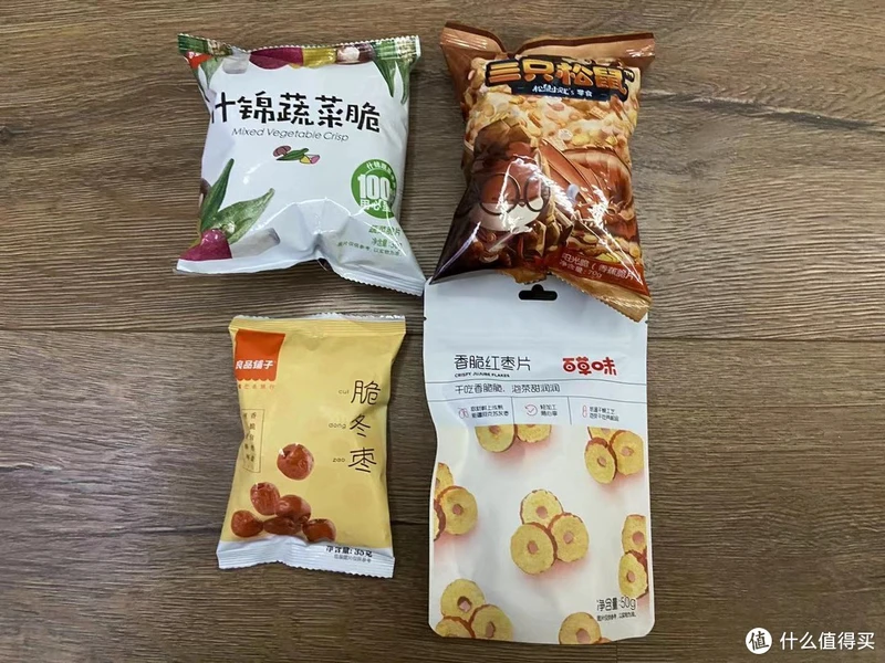 试吃三款全网销量最高“猪饲料”零食到底哪款最好吃的