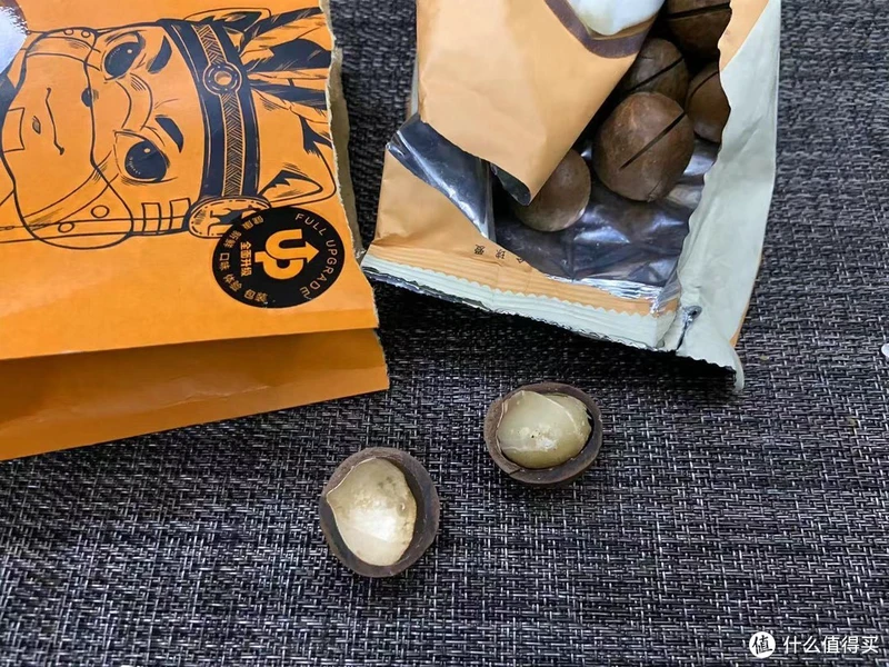 试吃三款全网销量最高“猪饲料”零食到底哪款最好吃的