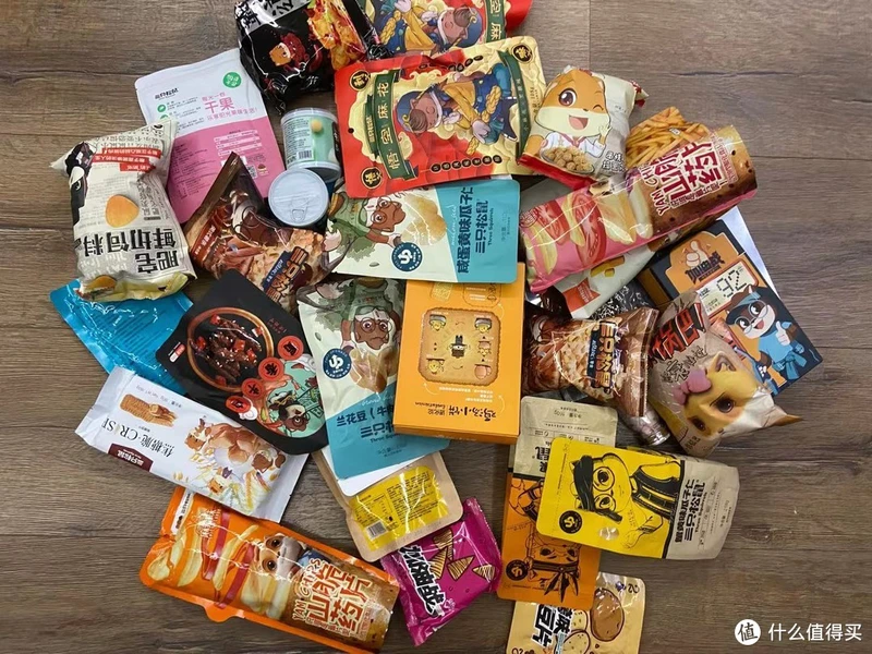 试吃三款全网销量最高“猪饲料”零食到底哪款最好吃的