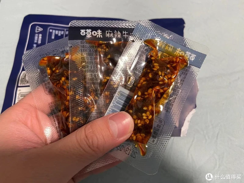 试吃三款全网销量最高“猪饲料”零食到底哪款最好吃的