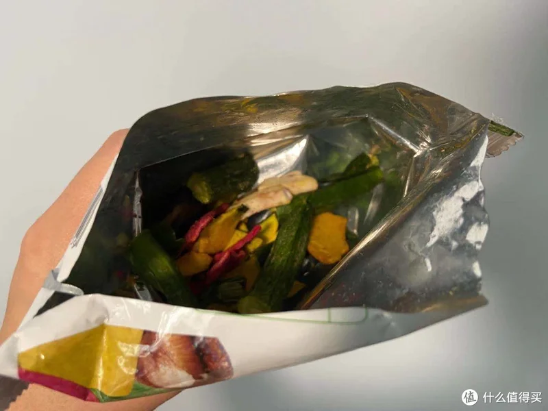 试吃三款全网销量最高“猪饲料”零食到底哪款最好吃的