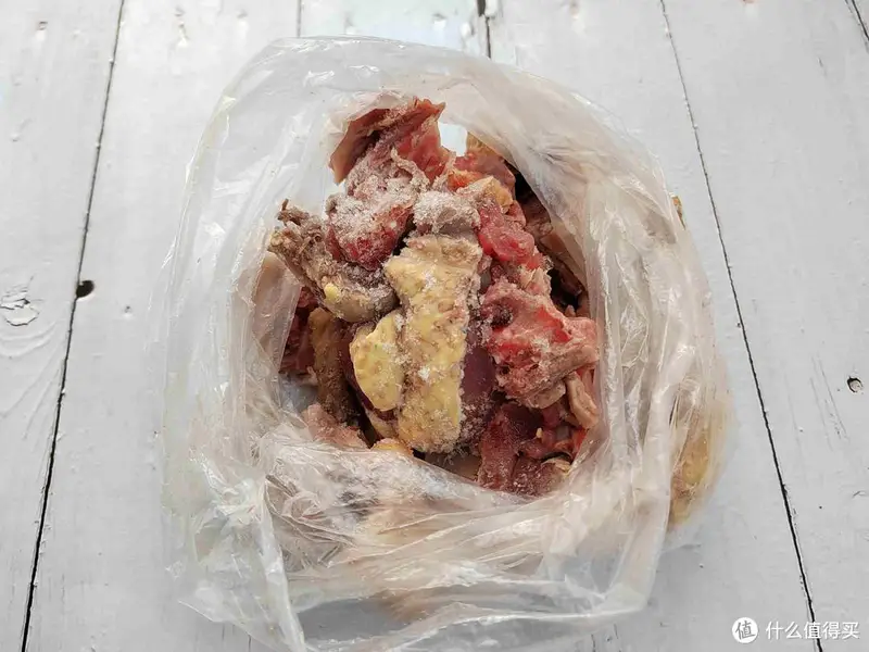 朋友圈晒婆婆送来的好东西，半个月不出门都饿不着，网友：真豪横