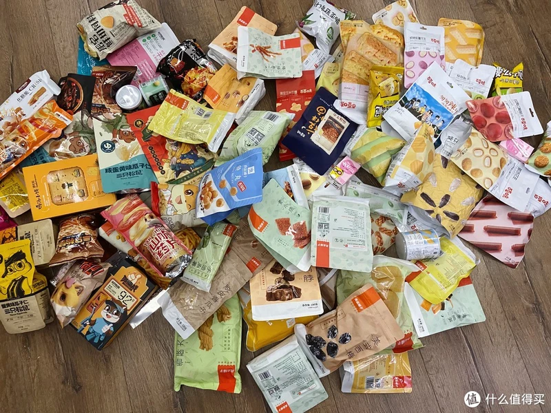 试吃三款全网销量最高“猪饲料”零食到底哪款最好吃的