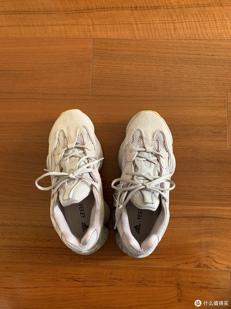 灭霸紫薯色的 Yeezy 500 ， 亲身示范来告诉你是否好搭