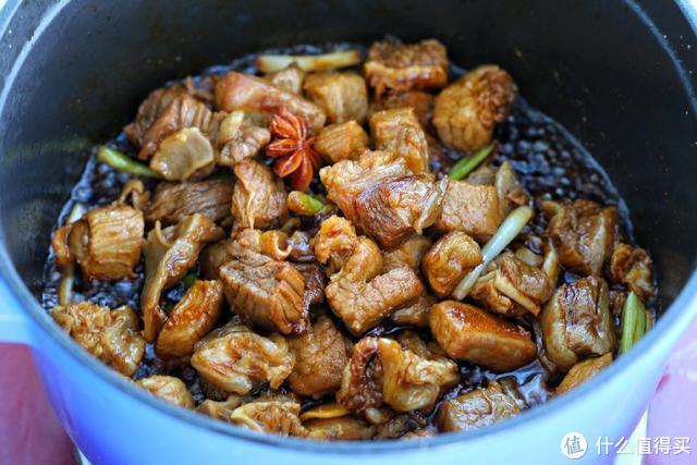 牛肉烧土豆，端上桌老公孩子抢着吃，一锅米饭都不够