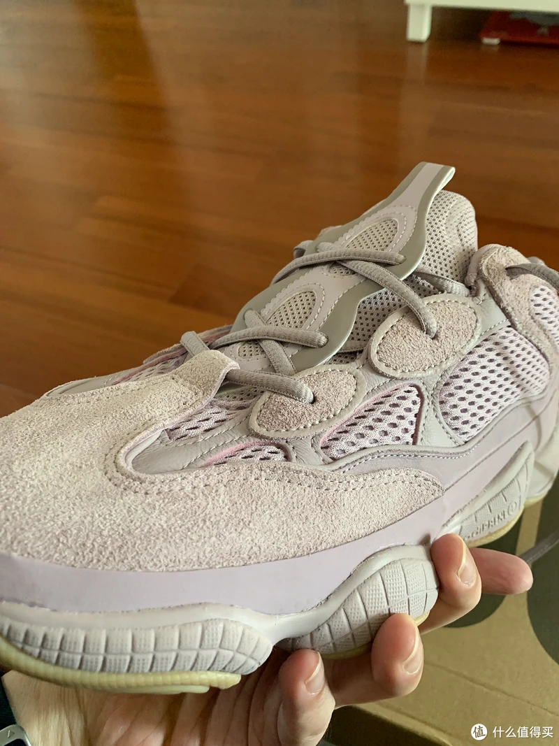 灭霸紫薯色的 Yeezy 500 ， 亲身示范来告诉你是否好搭