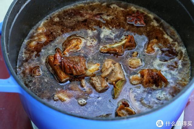 牛肉烧土豆，端上桌老公孩子抢着吃，一锅米饭都不够