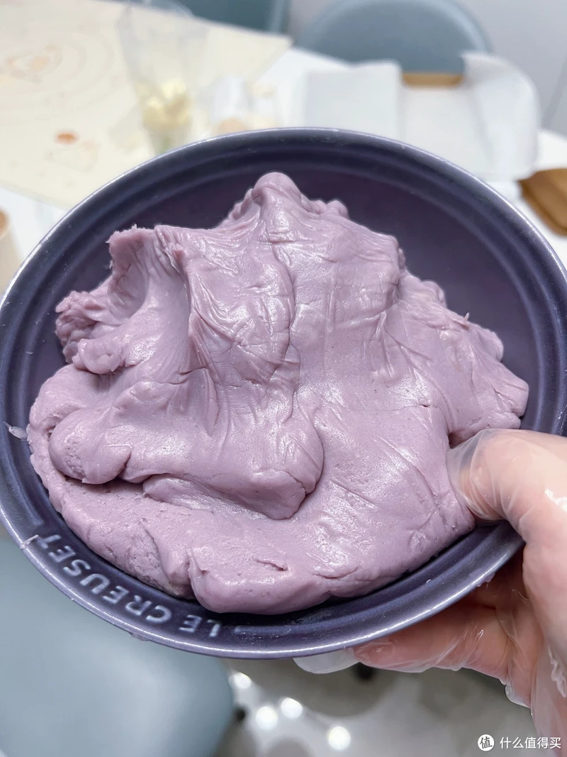 不用烤箱就能做的甜品——芋泥奶酪球